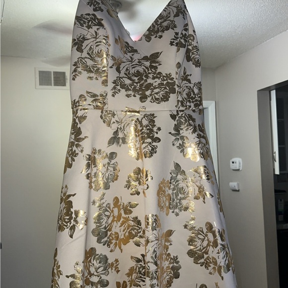 Windsor White and Gold Floral Prom Dress - Picture 1 of 3